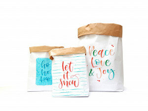 (No. 82103) Set a 3 Paperbag Xmas designed by Carla Kamphuis