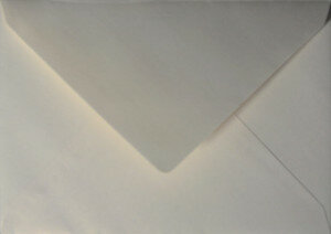 (No. 237331) 50x Umschlag Original Metallic 114x162mC6 Ivory 120 Gramm (FSC Mix Credit) 